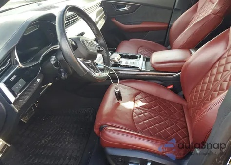 2021 Audi Sq8 Premium Plus z USA, uszkodzony, nr VIN WA1AWBF16MD002620